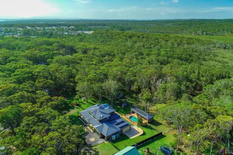 115 Elizabeth Bay Drive, Lake Munmorah NSW 2259