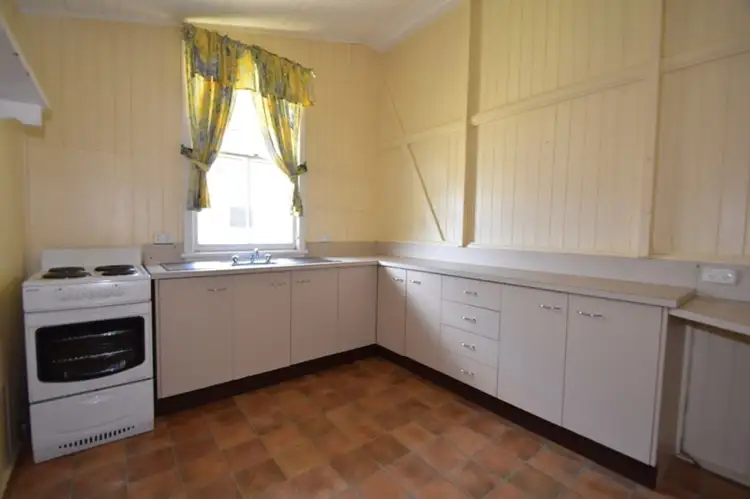 270 James Street, Harristown QLD 4350