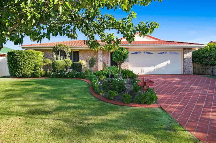 8 Lobwein Court, Middle Ridge QLD 4350