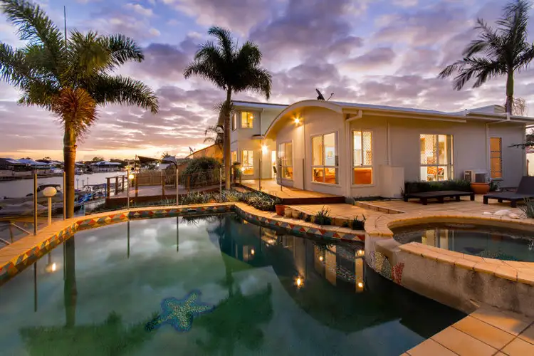 110 Kangaroo Avenue, Bongaree QLD 4507