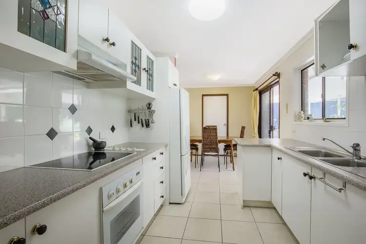 9 Caloola Drive, Springwood QLD 4127