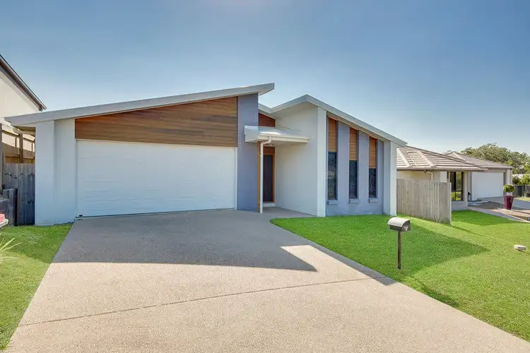 9 Kroombit Terrace, New Auckland QLD 4680