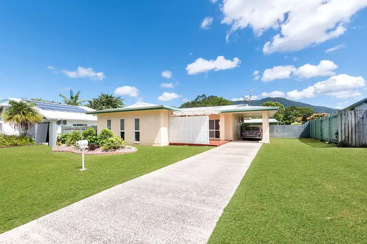 17 Meston Crescent, Brinsmead QLD 4870