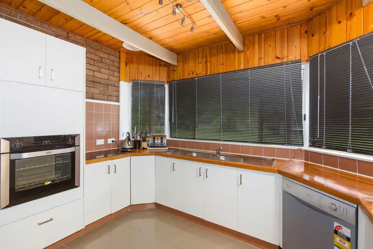 11 Pont Cl, Emerald Beach NSW 2456