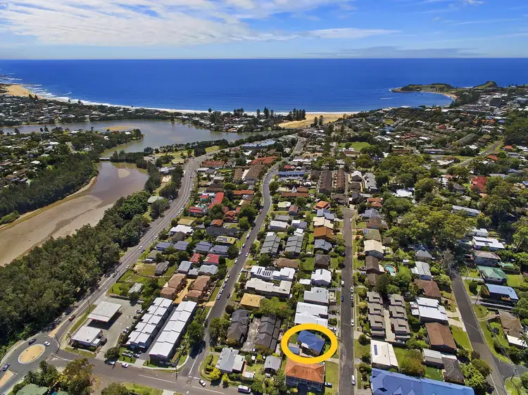 Second view of Homely house listing, 4 Lorikeet St, Terrigal NSW 2260