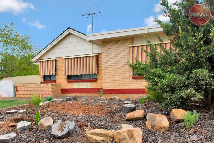 1 Coleman Road, Elizabeth Downs SA 5113