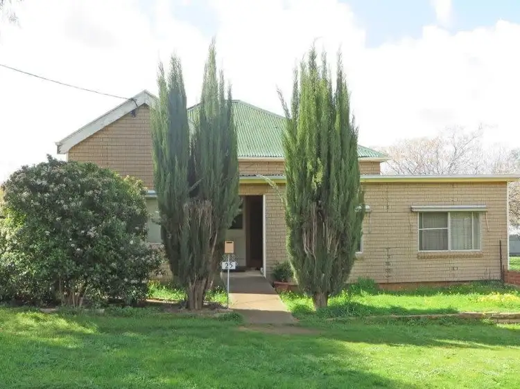 25 King St, Junee NSW 2663