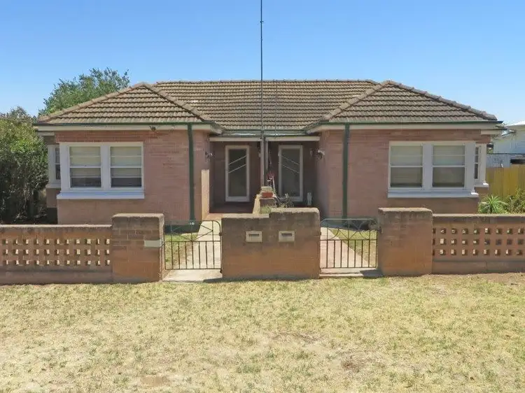 29 Bolton St, Junee NSW 2663