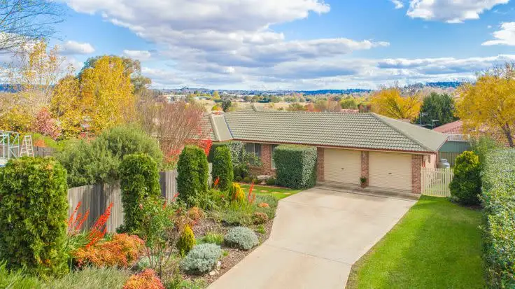 16 Williams Place, Armidale NSW 2350