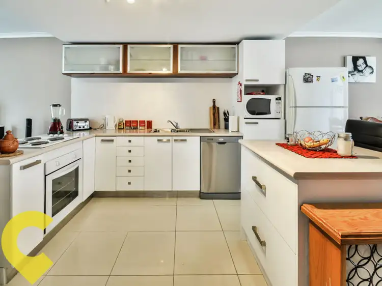 2/2 Orama Avenue, Caloundra QLD 4551