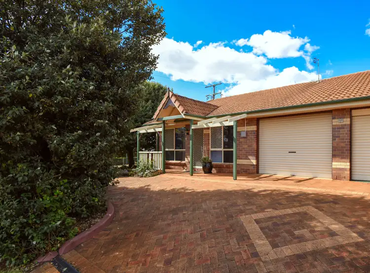 1/2 Brunckhorst Drive, Kearneys Spring QLD 4350