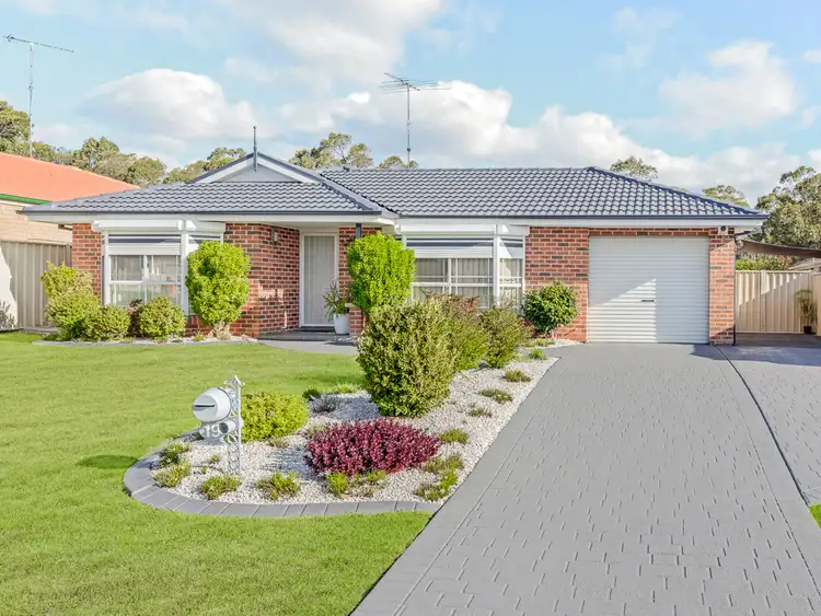 19 Lysander Ave, Rosemeadow NSW 2560