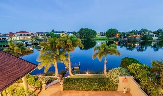 10 Staysail Crescent, Clear Island Waters QLD 4226