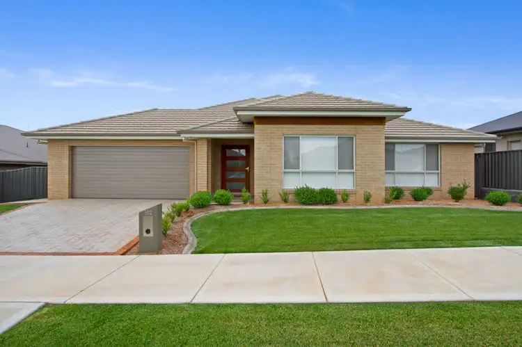 102 Verdelho Drive, Tamworth NSW 2340