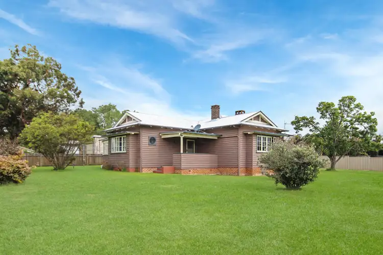61 Clive Street, Tenterfield NSW 2372