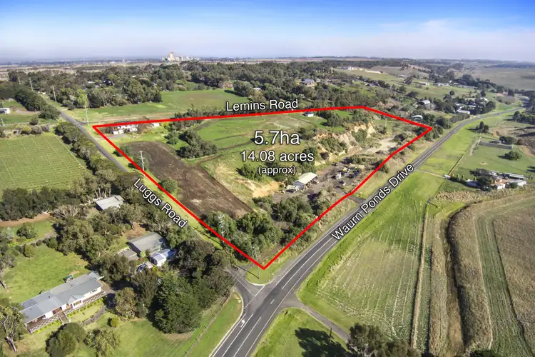 110 Lemins Road, Waurn Ponds VIC 3216