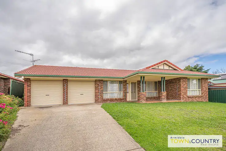 8 Eleanor Close, Armidale NSW 2350