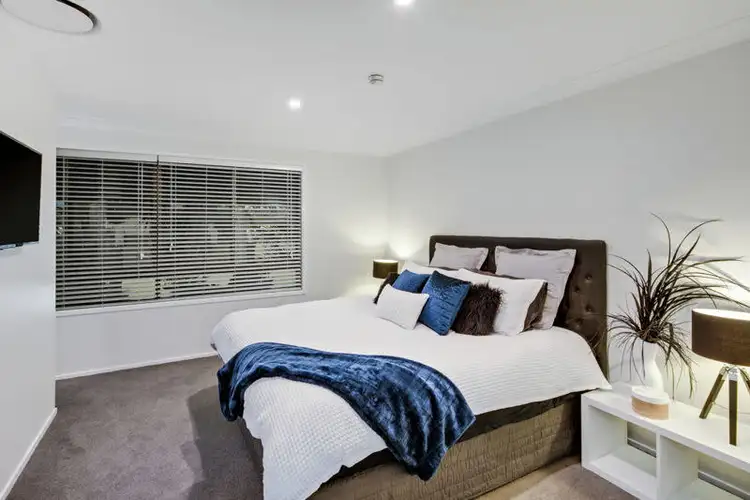 Sixth view of Homely house listing, 8 Bollard Court, Cleveland QLD 4163