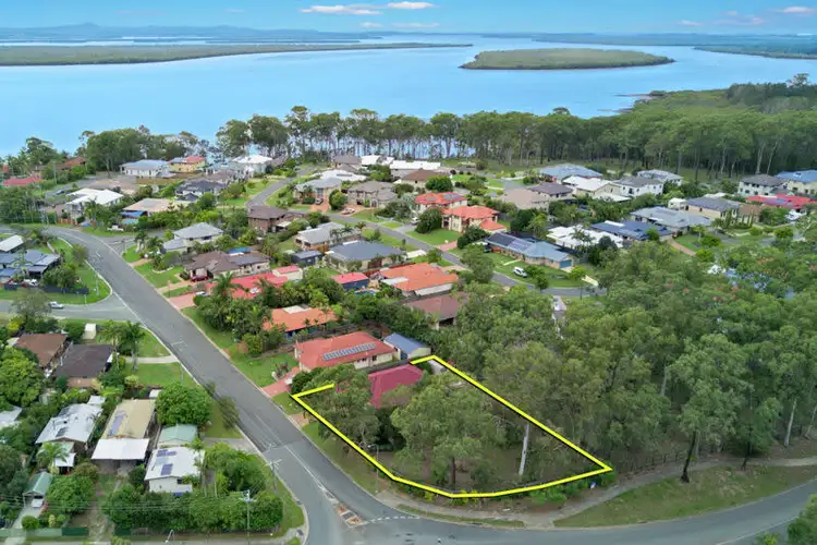 1-3 Oakland Avenue, Redland Bay QLD 4165