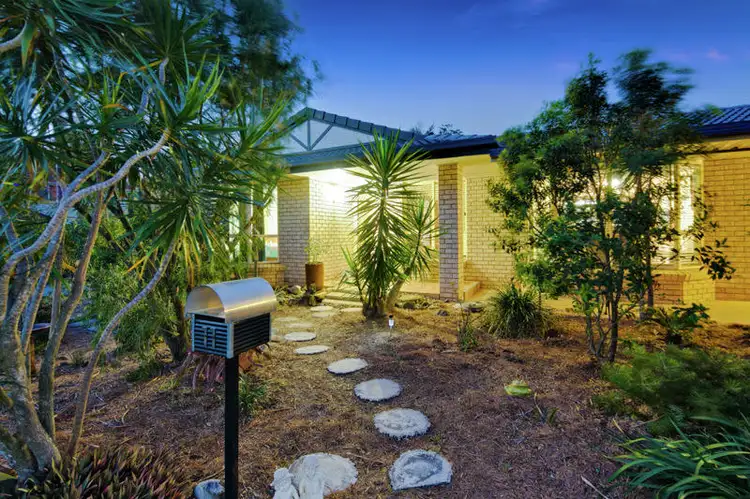 11 Carisbrooke Court, Birkdale QLD 4159