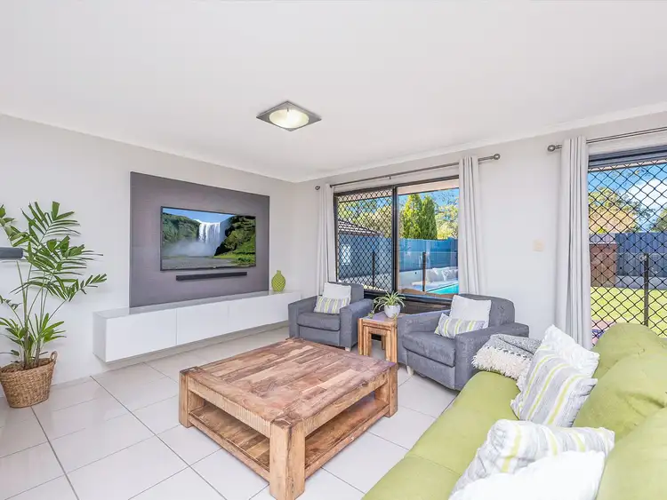 Sixth view of Homely house listing, 9 Van Asch Cl, Doolandella QLD 4077