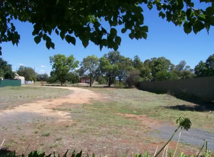 41-43 Milthorpe St, Oaklands NSW 2646