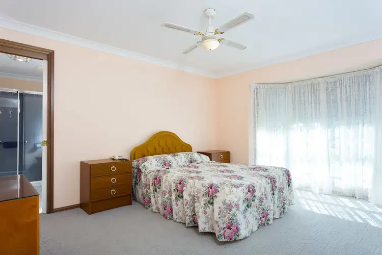 Fifth view of Homely house listing, 1/18 Kimberley Drive, Tatton NSW 2650