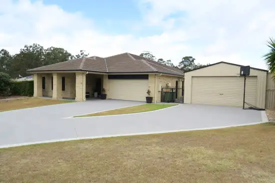 2 Fulham Close, Deebing Heights QLD 4306