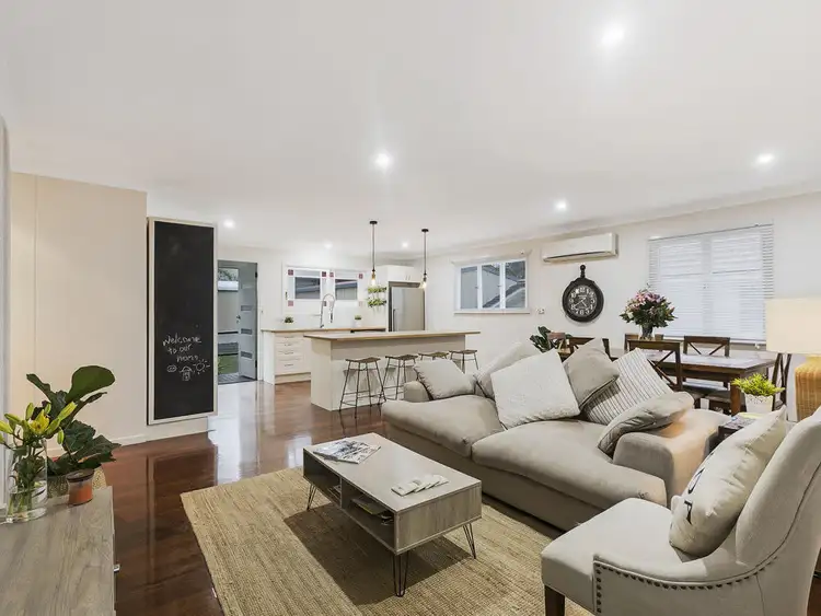 19 Herswell Avenue, Wynnum West QLD 4178