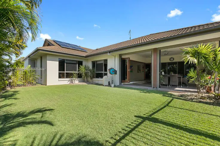 8 Lucas Drive, Burrum Heads QLD 4659