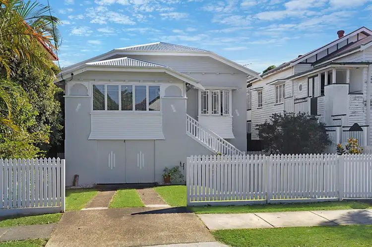 33 Crump Street, Holland Park West QLD 4121