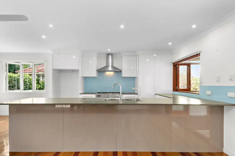 20 Oakey Street, Stafford Heights QLD 4053