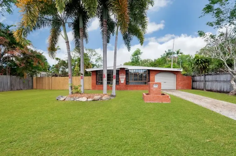 9 Golf Street, Yorkeys Knob QLD 4878