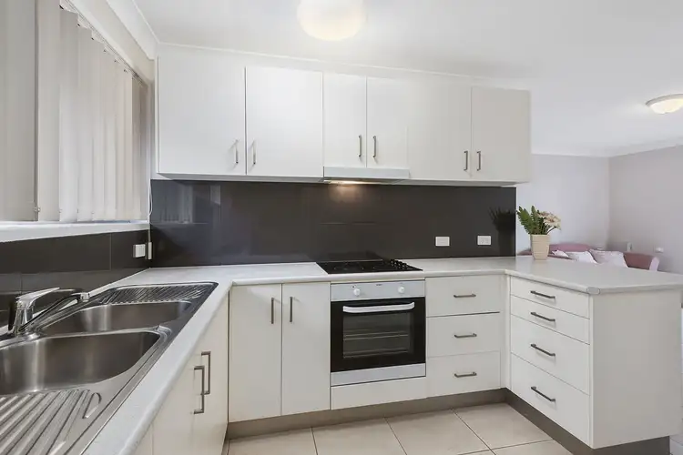 1/26 Knockator Crescent, Centenary Heights QLD 4350