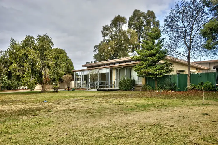 226 Burchfield Avenue, Deniliquin NSW 2710