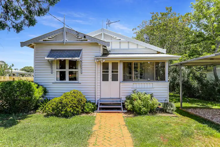 1 Llewellyn Street, Centenary Heights QLD 4350