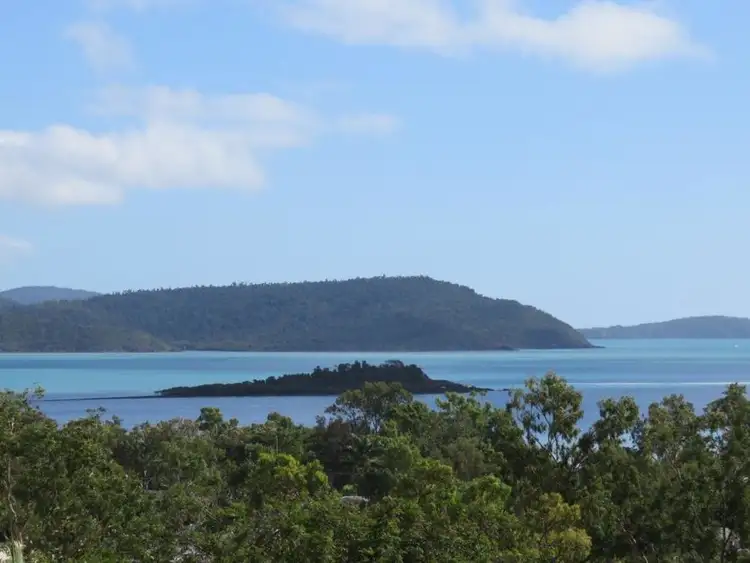UNIT 4 REEFSIDE 12 ESHEBLY DRIVE, Cannonvale QLD 4802