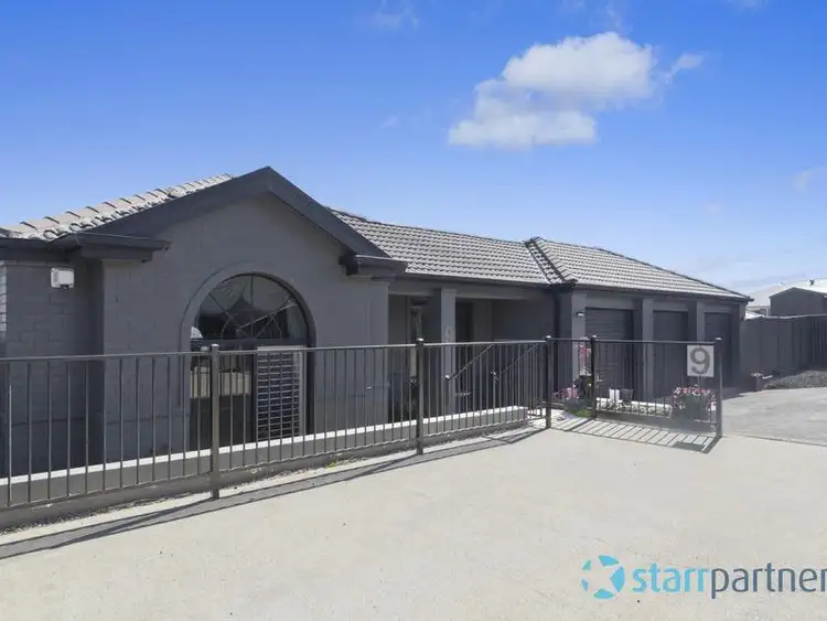 9 Saddle Cl, Currans Hill NSW 2567