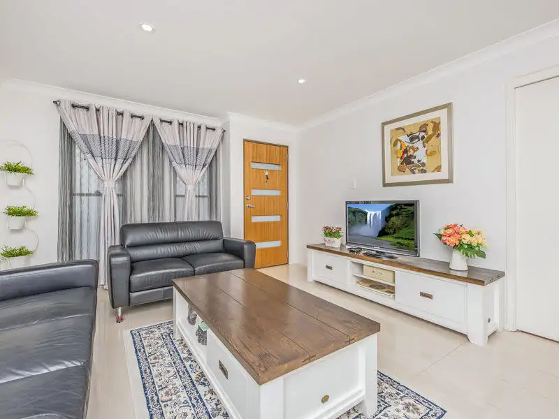 Main view of Homely townhouse listing, 3/30 Girraween cre, Parkinson QLD 4115