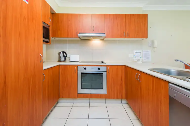 30/7-11 Brown Street, Labrador QLD 4215