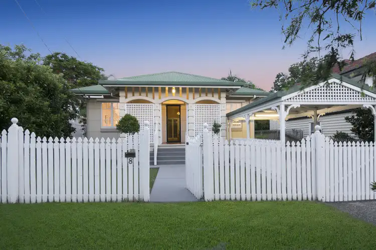 8 Rakeevan Rd, Graceville QLD 4075