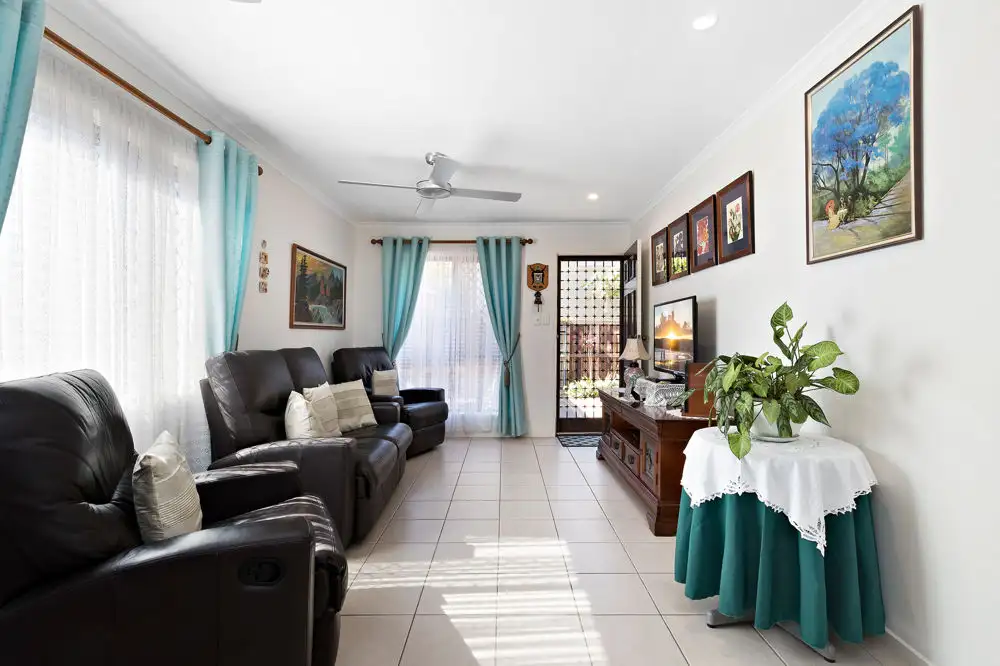 Main view of Homely unit listing, 1/9 Queen Street, Scarborough QLD 4020