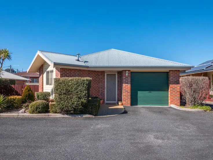 Main view of Homely unit listing, 2/10-12 Speare Ave, Armidale NSW 2350