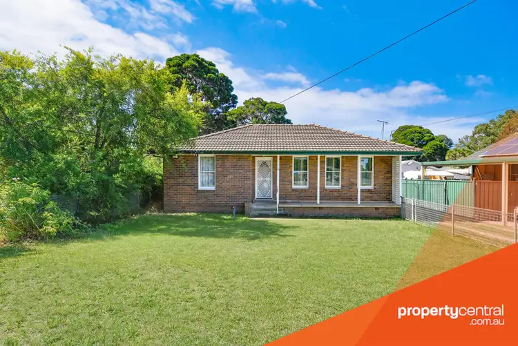 35 Lucena Crescent, Lethbridge Park NSW 2770