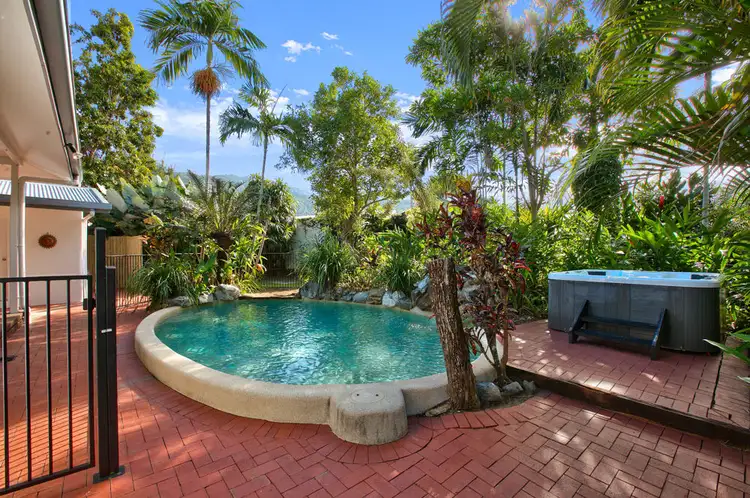 8 Fulton Close, Whitfield QLD 4870