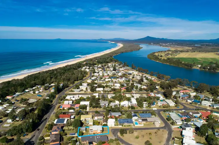 Second view of Homely house listing, 6 Honeysuckle Place, Mylestom NSW 2454