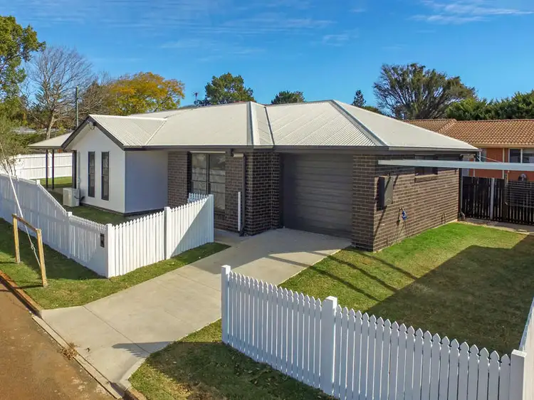 1a Newmarket Street, Newtown QLD 4350