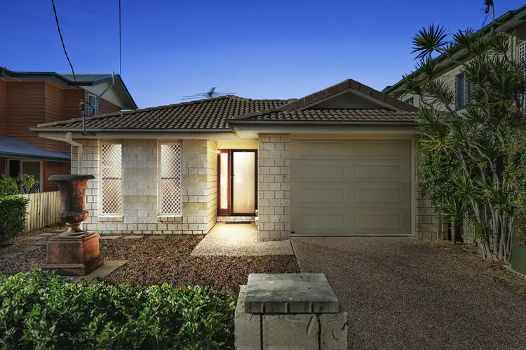 16 Emily Street, Deagon QLD 4017