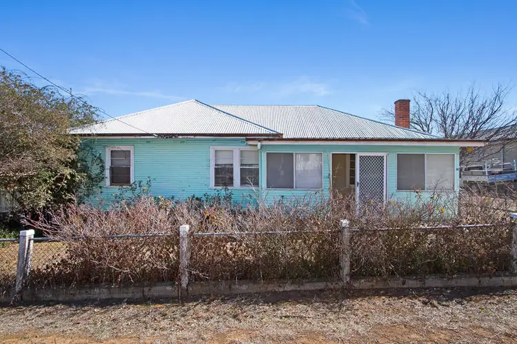 14 Hall Street, Tamworth NSW 2340