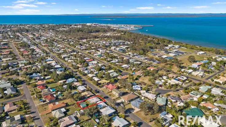 111 Limpus Street, Urangan QLD 4655